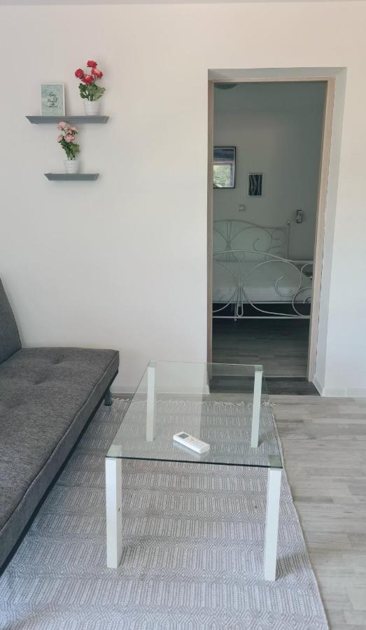 Apartman Castle Tusilovic Exterior photo